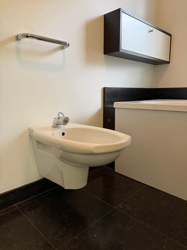 Wit bidet met kraan - Gratis afhalen, Ophalen, Gebruikt, Toilet