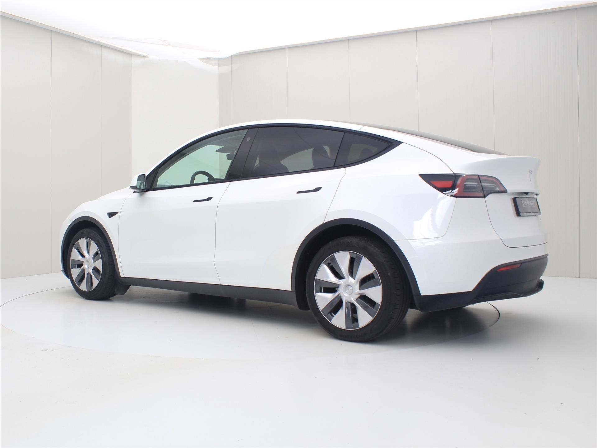 Foto 3 van Tesla Model Y Long Range RWD 75kWh 299pk 94.5% SoH [ AMD RYZ