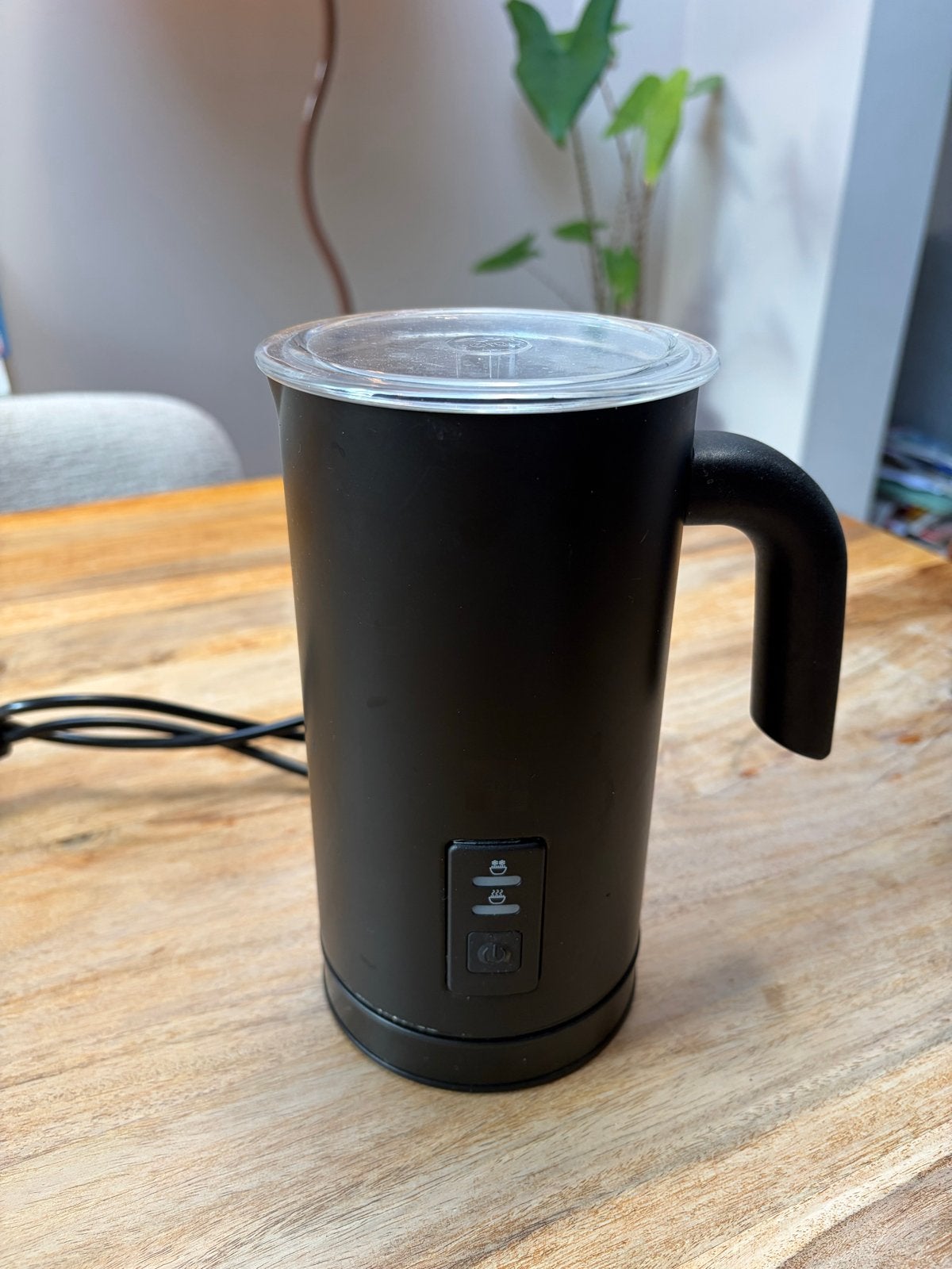 HEMA Melkopschuimer - Perfect voor Latte en Cappuccino, Ophalen of Verzenden, Zo goed als nieuw, Elektrische melkopschuimer