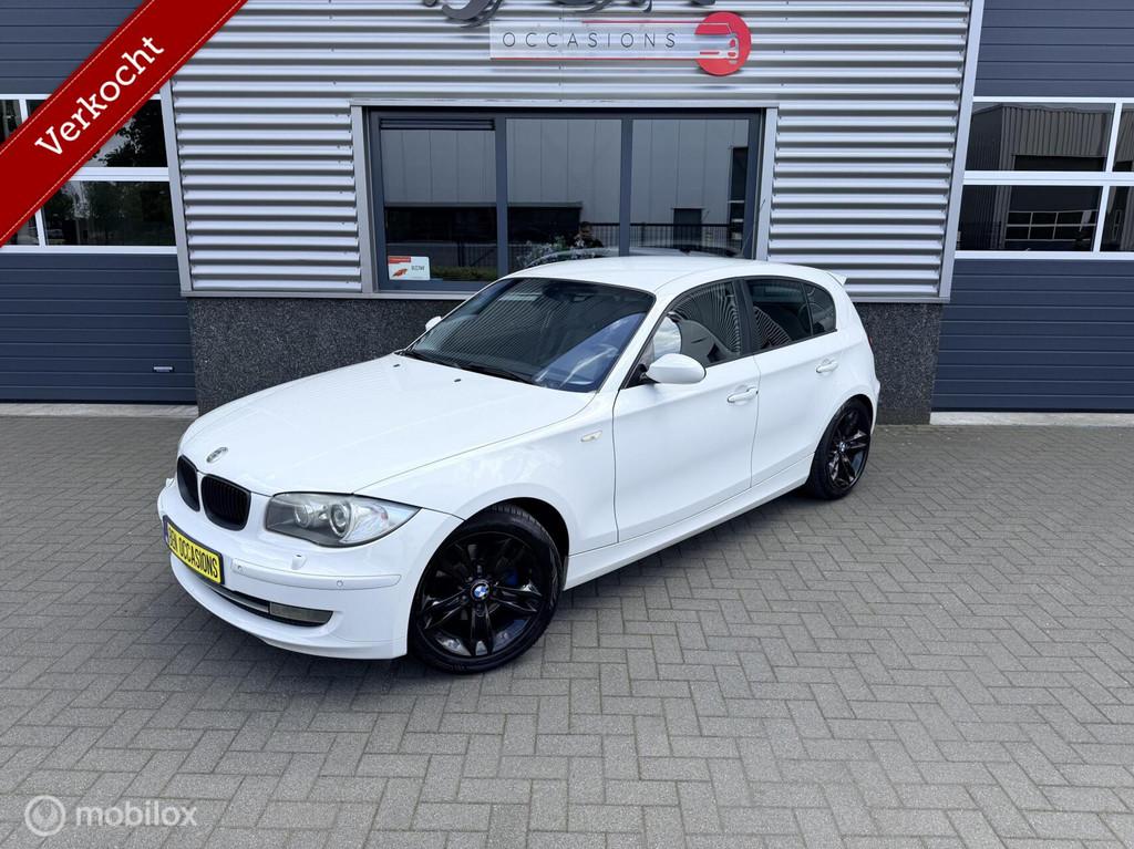 BMW 1-serie 120i High Executive, 1-Serie, Achterwielaandrijving, 4 cilinders, Wit