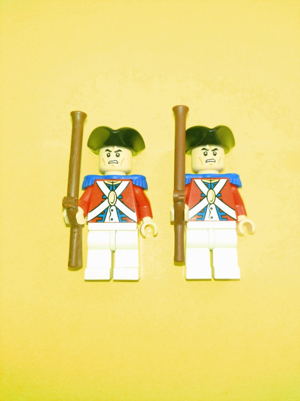 LEGO PIRATES OF THE CARIBBEAN KING GEORGE'S SOLDIERS FIGUREN, Kinderen en Baby's, Speelgoed | Duplo en Lego, Overige thema's, Lego