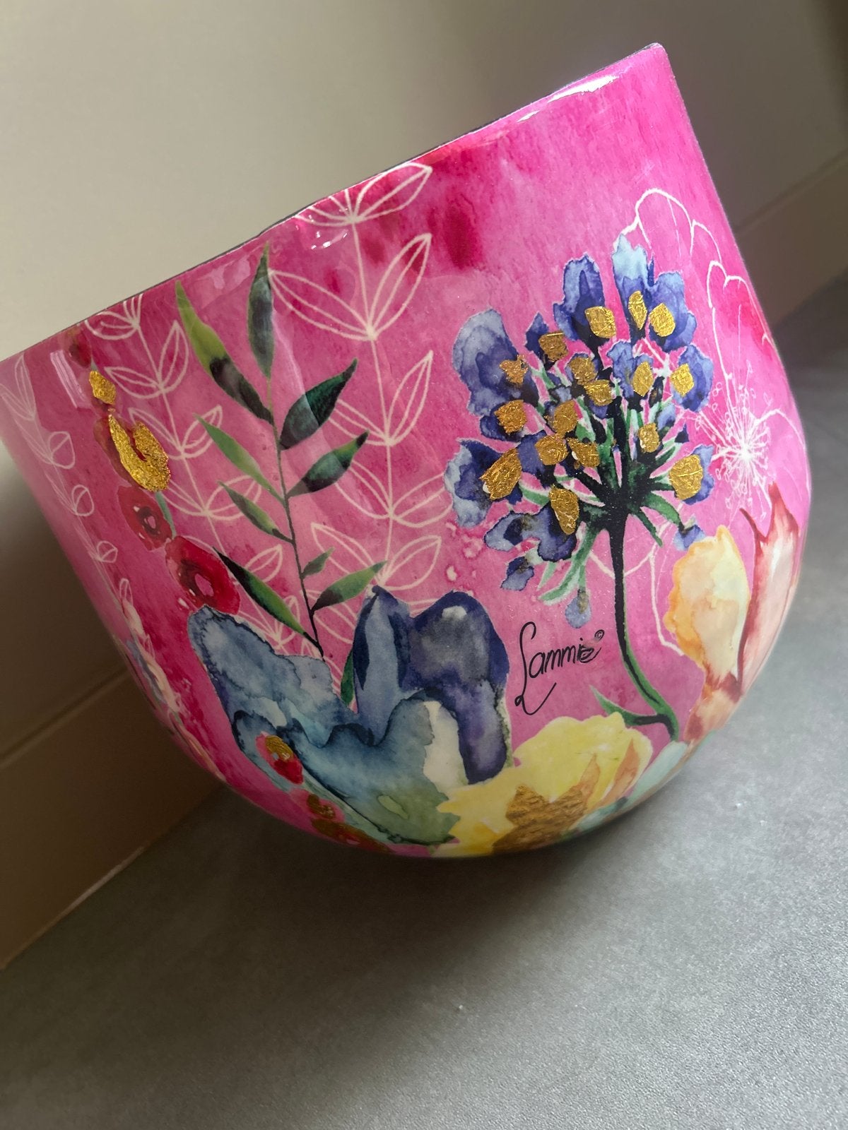 Roze bloempot met bloemenprint - h25 d28, Ophalen, Kunststof, Overige kleuren, Zo goed als nieuw