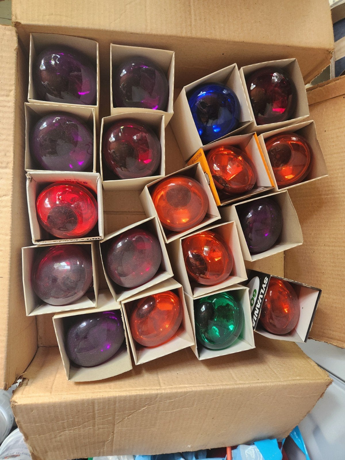 NOS Vintage Gekleurde Gloeilampen Sylvania – '80 -prijs doos, Ophalen