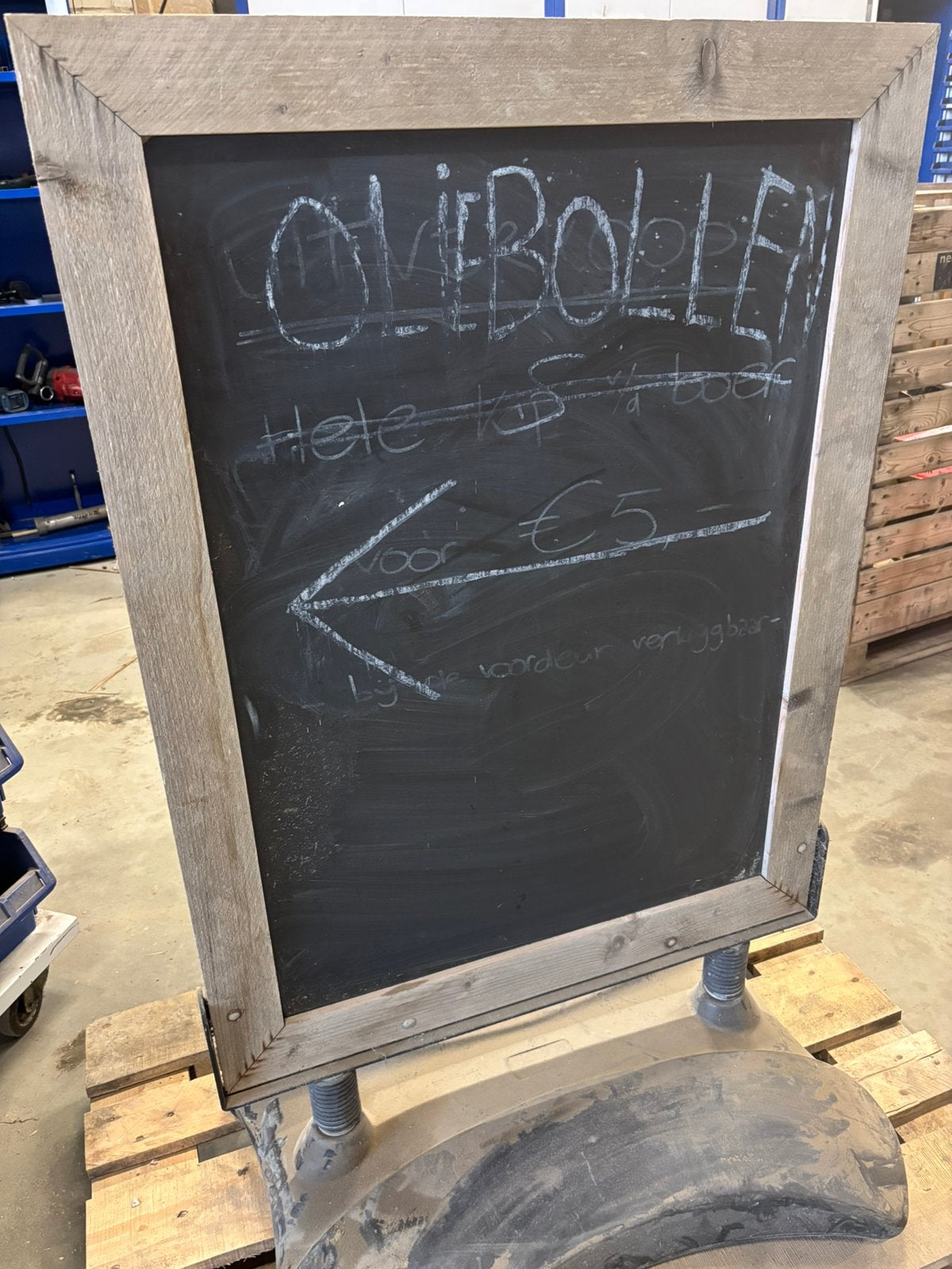 Krijtbord met zware voet, Ophalen, Zo goed als nieuw, Krijtbord
