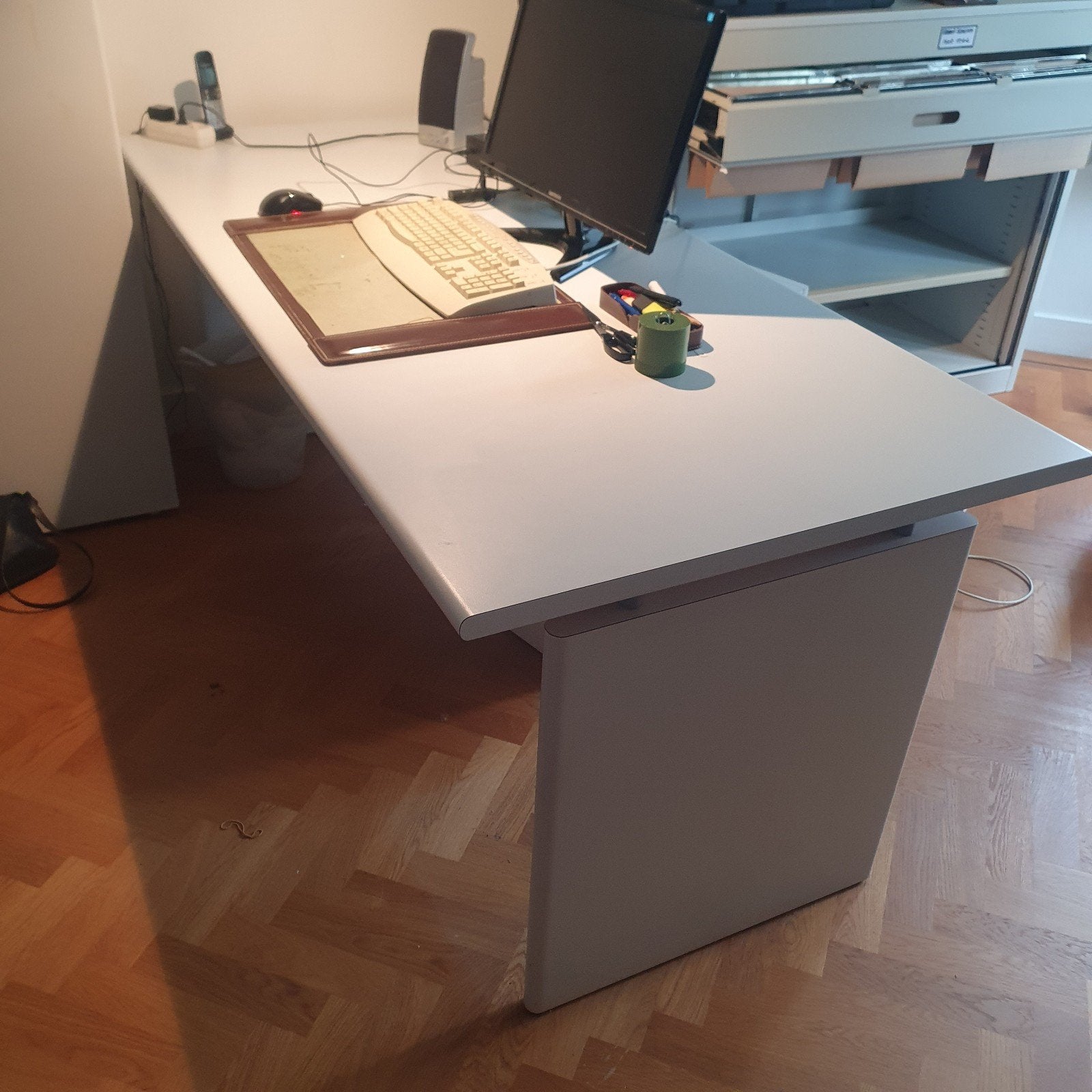Castelijn Bureau met bijpassende kast, Ophalen, Gebruikt, Overige merken, Bureau-kast combinatie