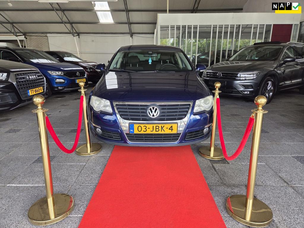 Volkswagen Passat 2.0 TDI 103kW AUTOMAAT SEDAN LIMOSINE, Auto's, Volkswagen, 4 cilinders, Blauw, Origineel Nederlands, Bedrijf