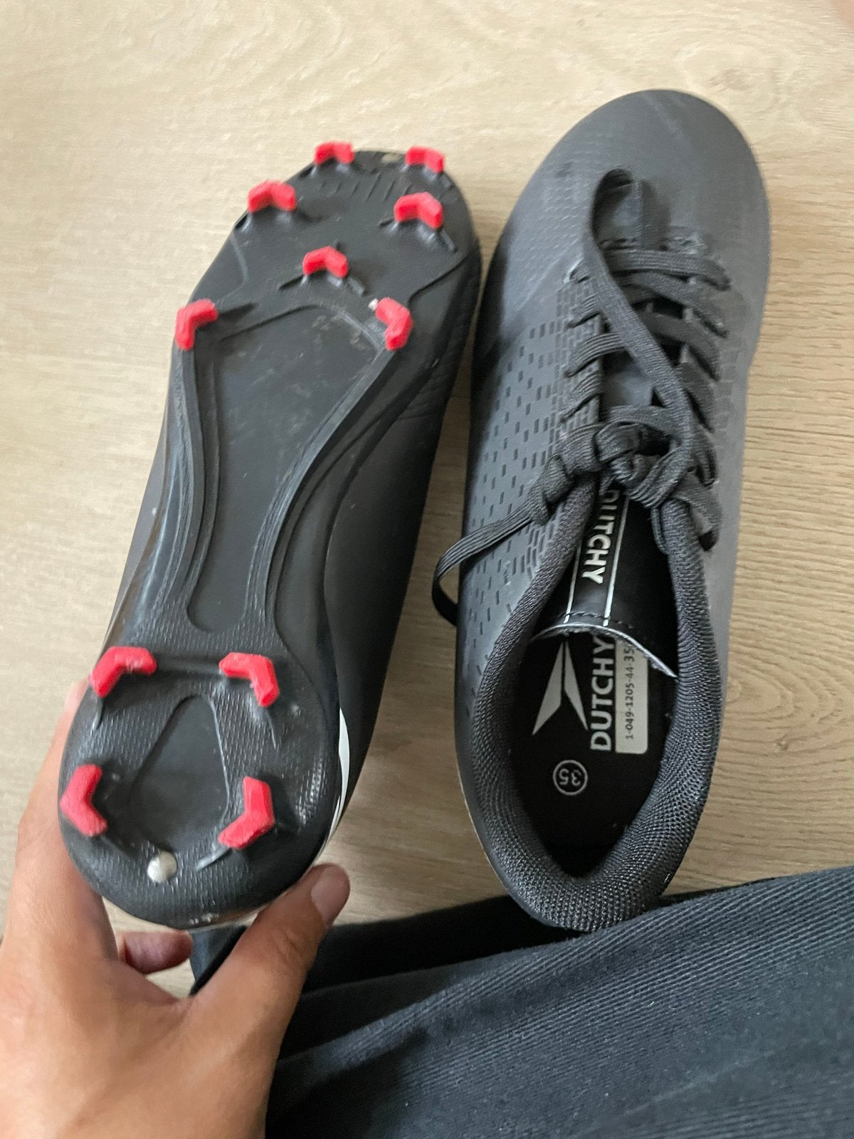 Zwarte DUTCHY voetbalschoenen maat 35, Maat XS of kleiner, Ophalen of Verzenden, Zo goed als nieuw, Schoenen