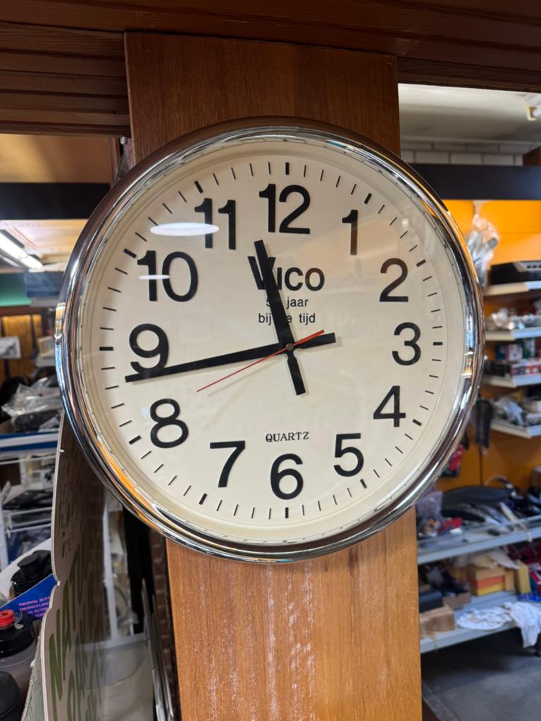 Vico wandklok op batterijen (Nr: 2229), Ophalen, Zo goed als nieuw, Wandklok