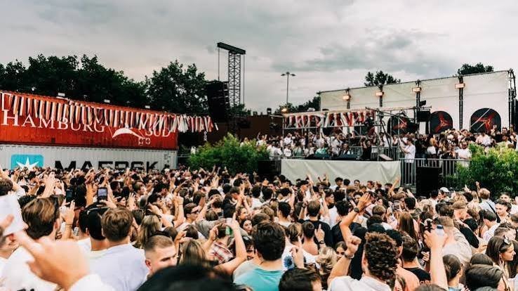 4 tickets Club Hacienda Festival Venlo + 10 muntjes !, Drie personen of meer