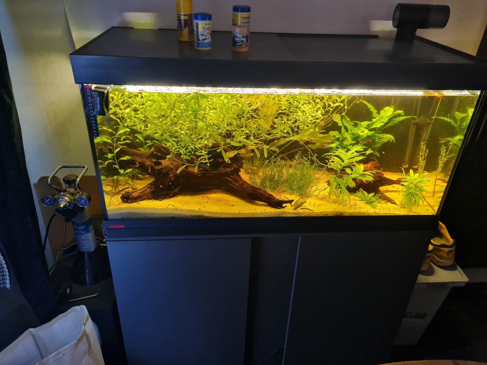 te koop complete aquarium 250 liter met onder kast, Ophalen, Zo goed als nieuw, Leeg aquarium, Eheim