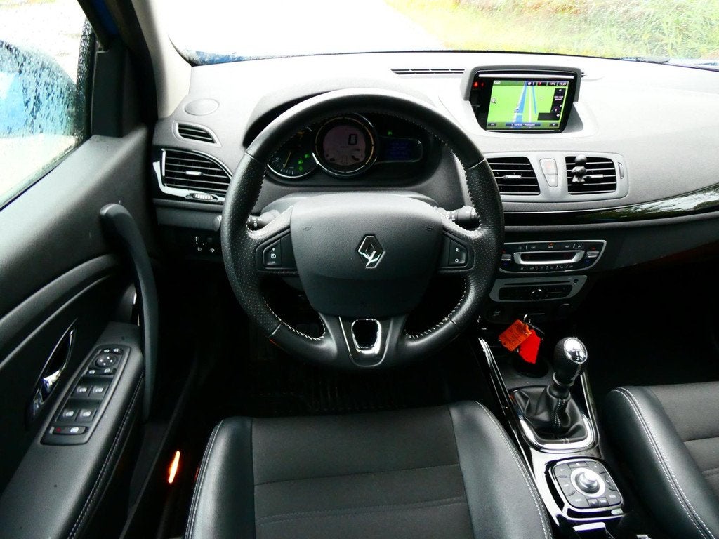 Renault Mégane 1.2 TCe Bose 5-deurs 116pk 2e eig. Clima Cru, Auto's, Renault, Voorwielaandrijving, Gebruikt, Euro 6, 4 cilinders