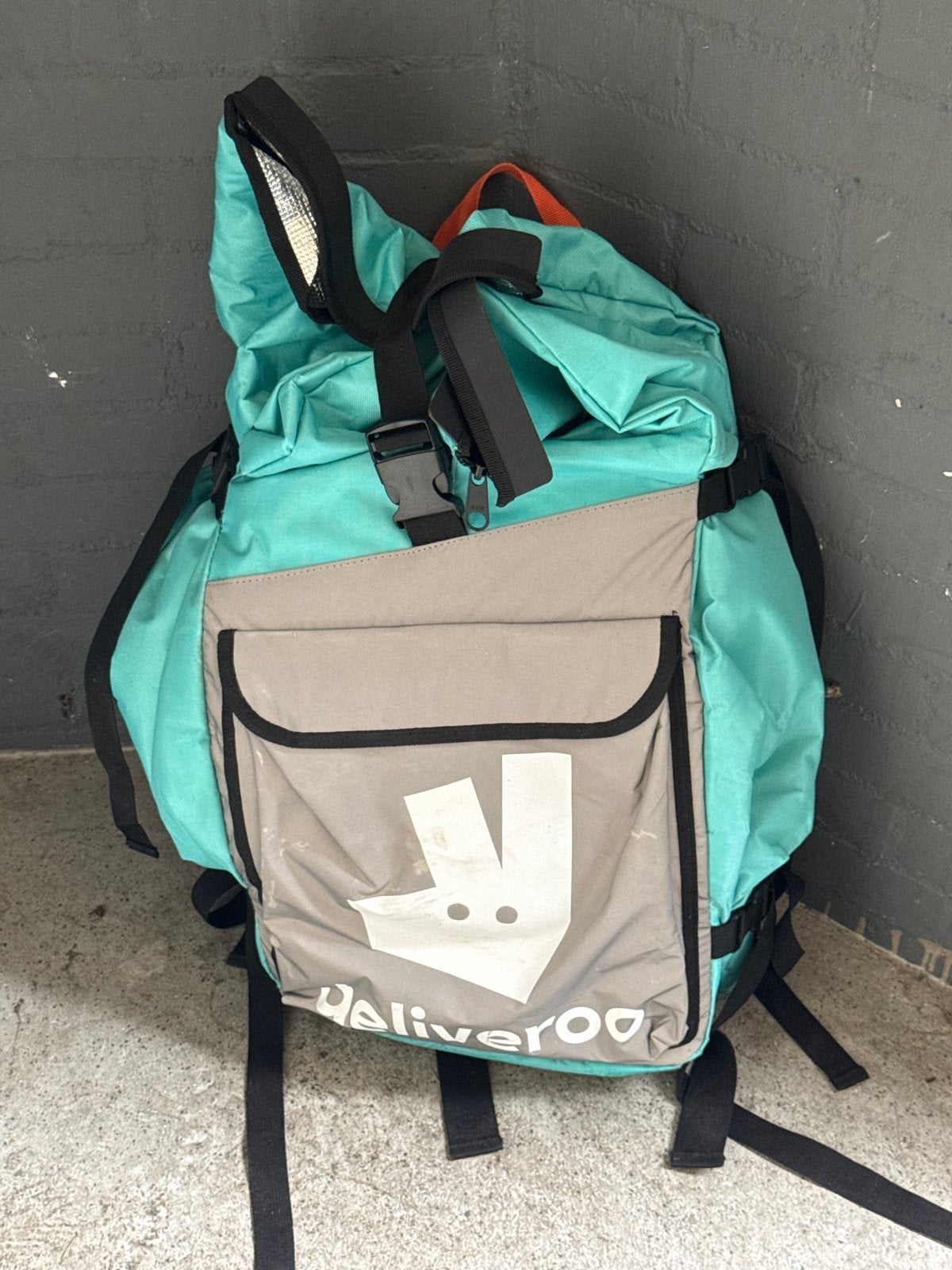 Deliveroo bezorgrugzak - Zo goed als nieuw, 25 tot 40 cm, Ophalen of Verzenden, Zo goed als nieuw, Waterdicht