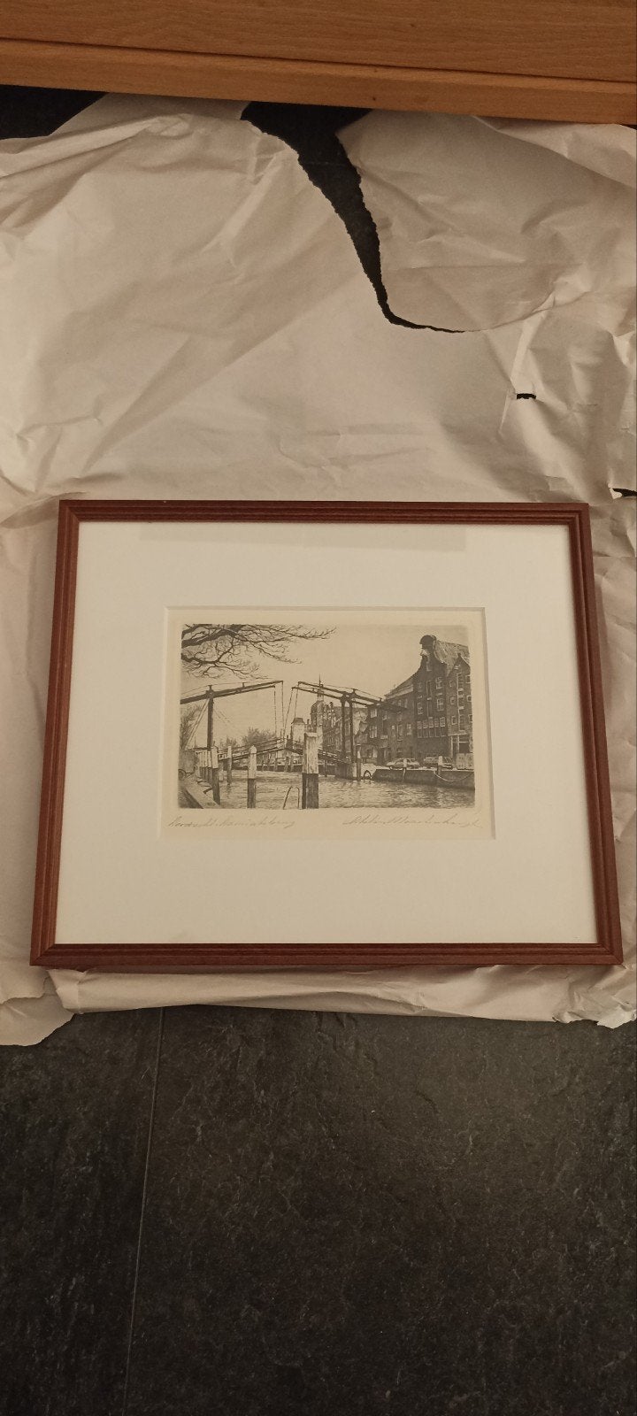 Ets van Maarten Langbroek - Amsterdamse gracht, Ingelijst, Stadsgezicht, Ophalen of Verzenden, 23 cm