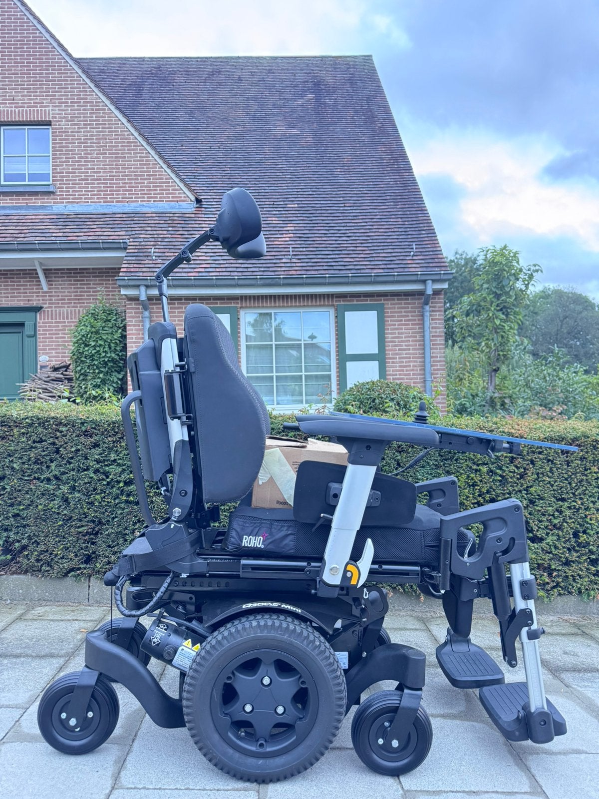Sunrise Quickie Q300 M Mini electrische Rolstoel Nieuwestaat, Verzenden, Inklapbaar, Zo goed als nieuw, Elektrische rolstoel