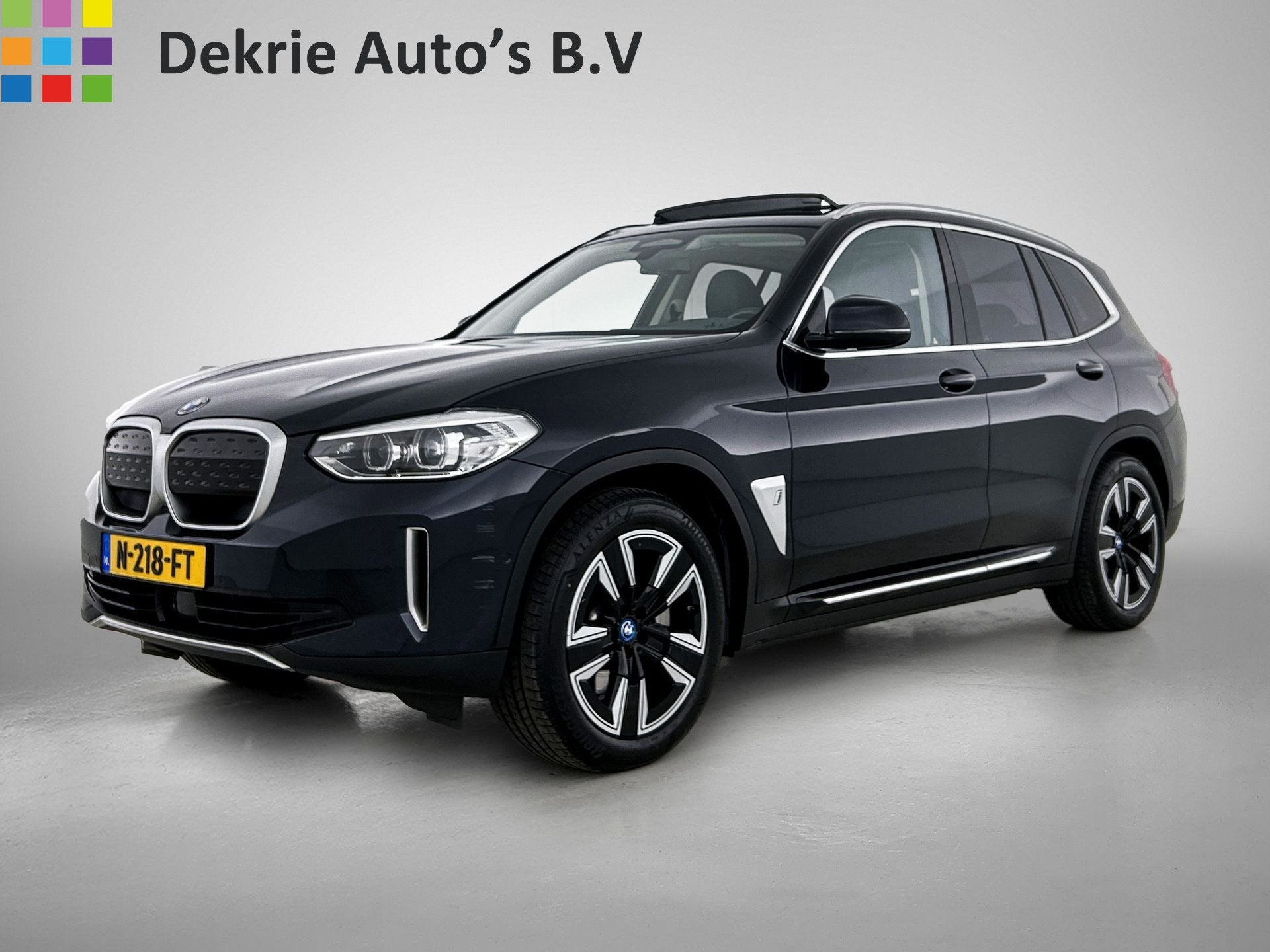 BMW iX3 Executive 80 kWh SOH 99,6% / Panoramadak / Leder / S, Auto's, Automaat, Dealer onderhouden, Gebruikt, Zwart