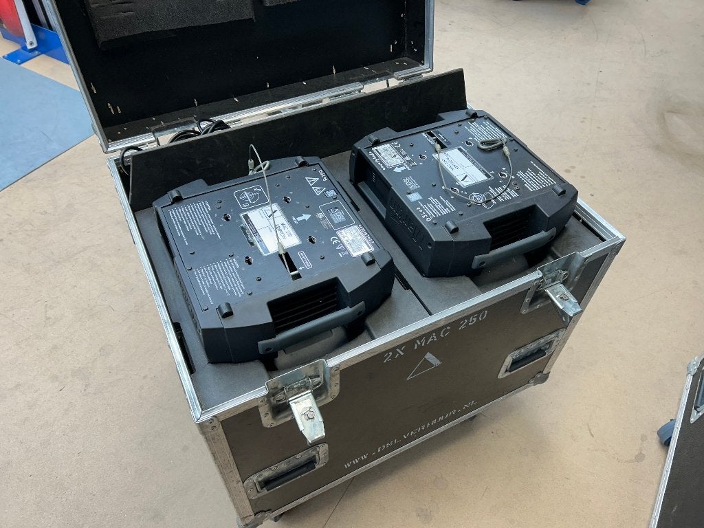 8x Martin Mac 250 Krypton Spot, Muziek en Instrumenten, Ophalen, Zo goed als nieuw, Licht
