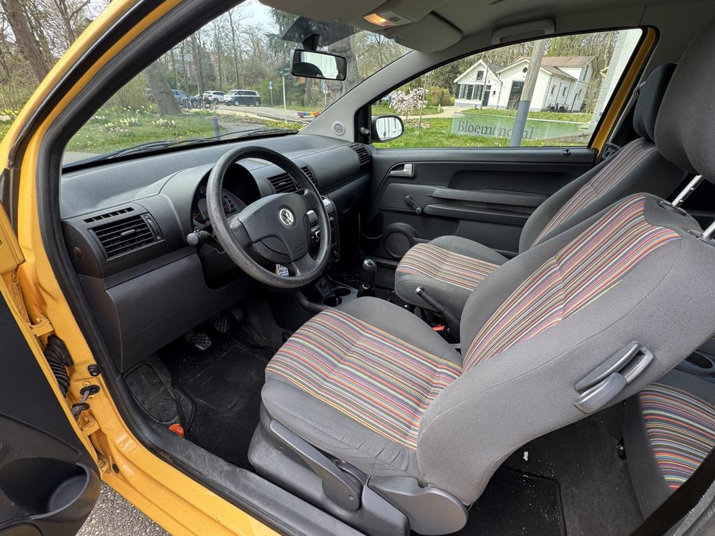 Volkswagen Fox 1.2 YELLOW ! STUURBEKR 1:20, RIJKLAAR, Voorwielaandrijving, 969 kg, 4 stoelen, 1198 cc