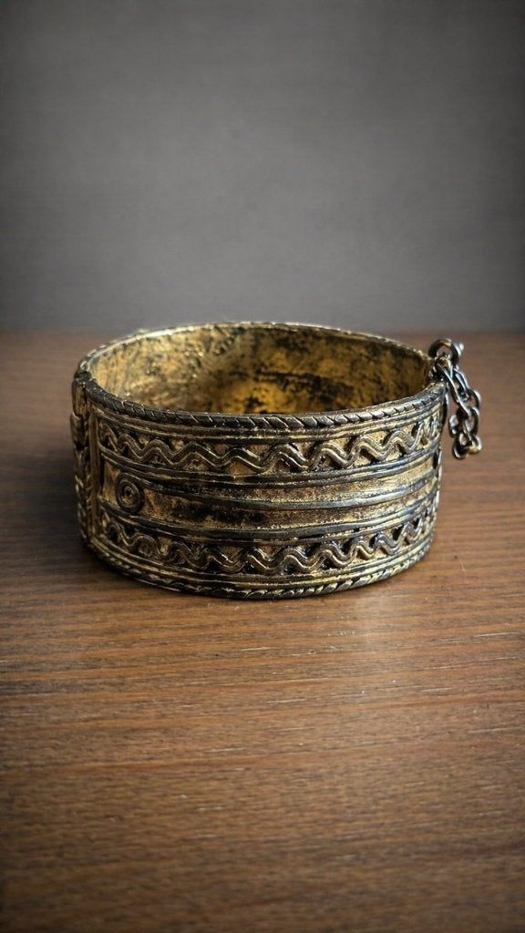Manchetarmband - gegraveerde ornamentmotieven, Antiek en Kunst, Sieraad, Afrika, Goud, Ophalen of Verzenden