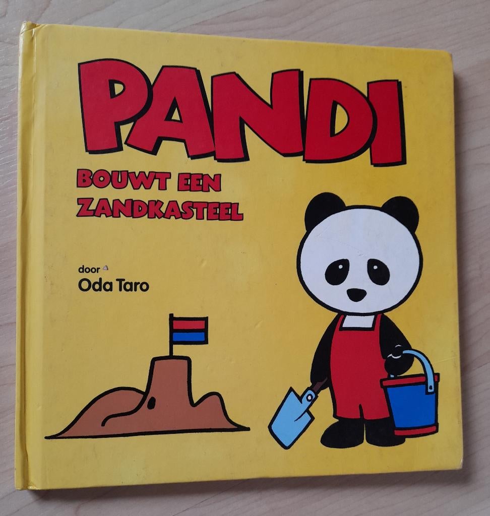PANDI BOUWT EEN ZANDKASTEEL Oda Taro, Boeken, Ophalen of Verzenden, Gelezen, Sprookjes