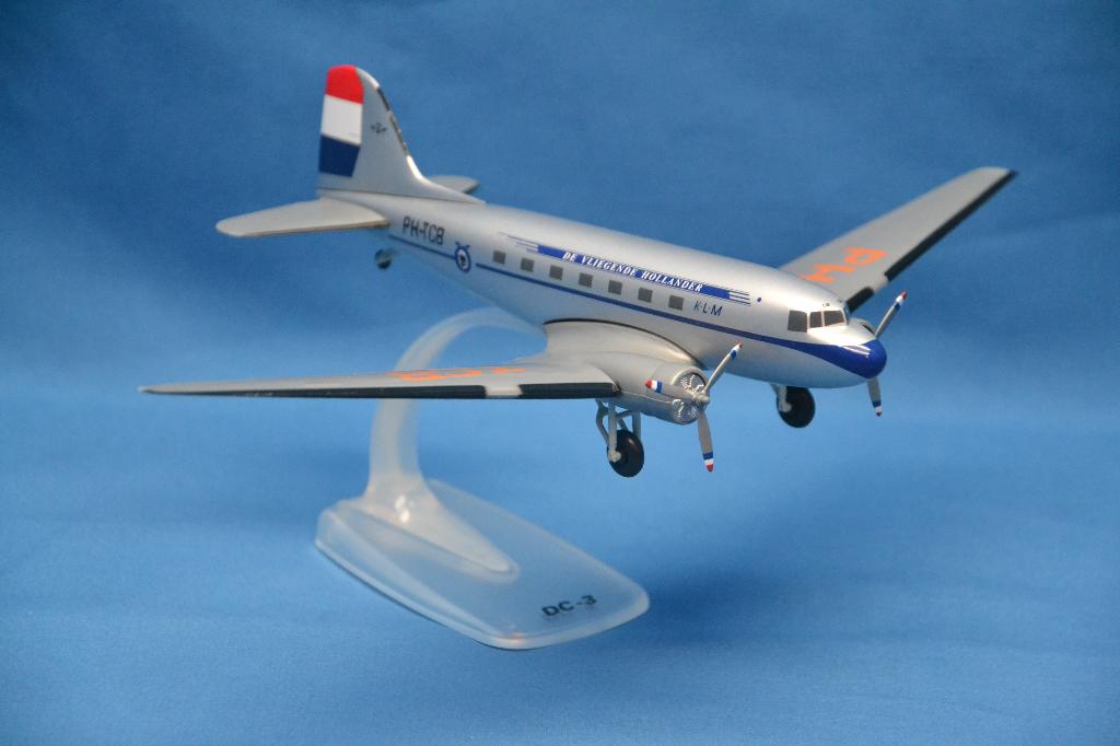 DC 3 KLM (nieuw), Verzamelen, Schaalmodel, ., Nieuw, Ophalen of Verzenden