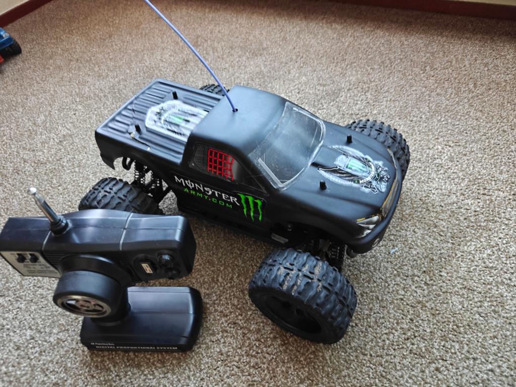 Himoto RC truck 1:10 met lader en accu, Gebruikt, Auto offroad, Schaal 1:10, RTR (Ready to Run)