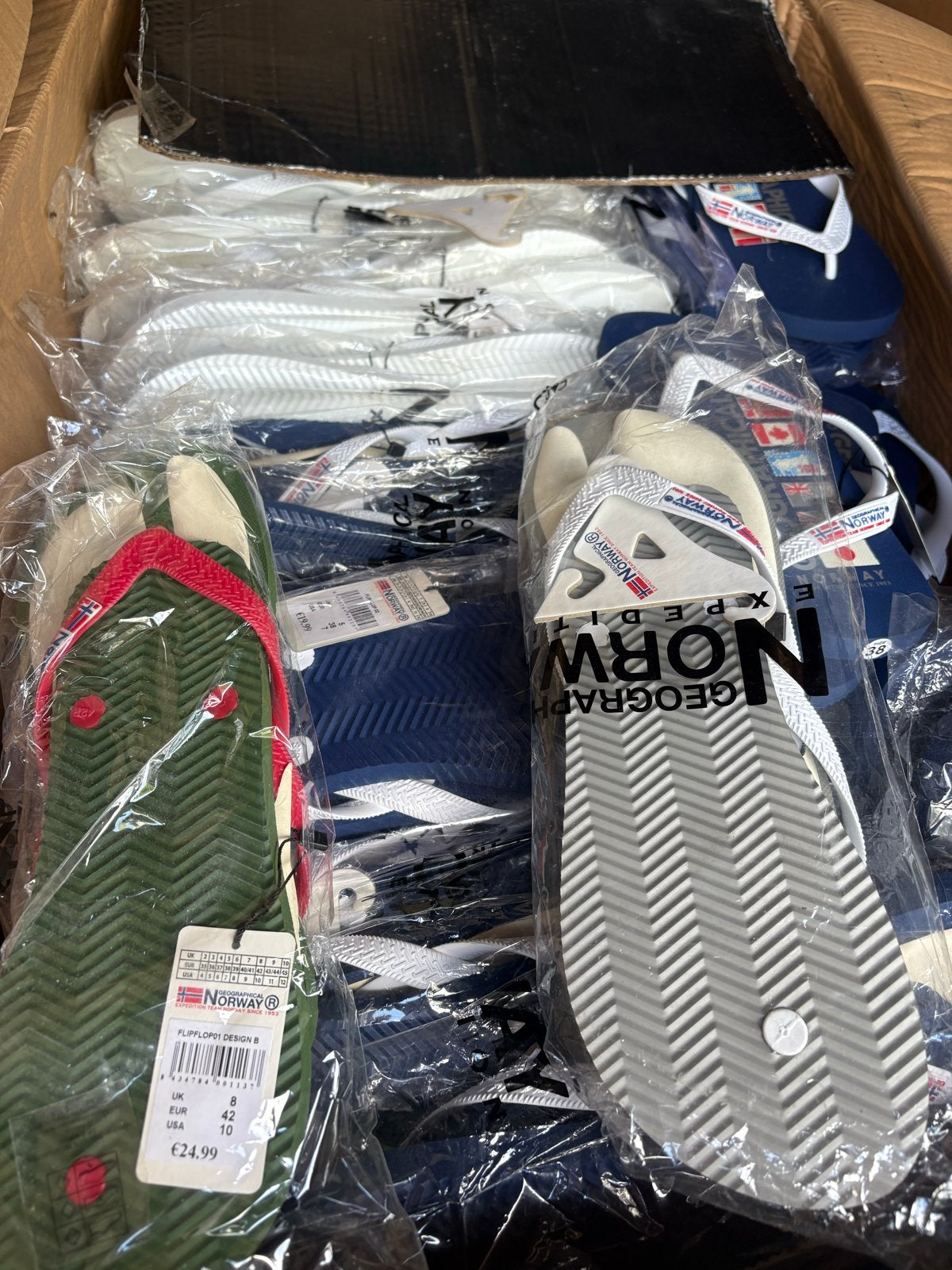 Partijhandel: 600 paar slippers maat 37-42, diverse kleuren, Ophalen of Verzenden, Textiel