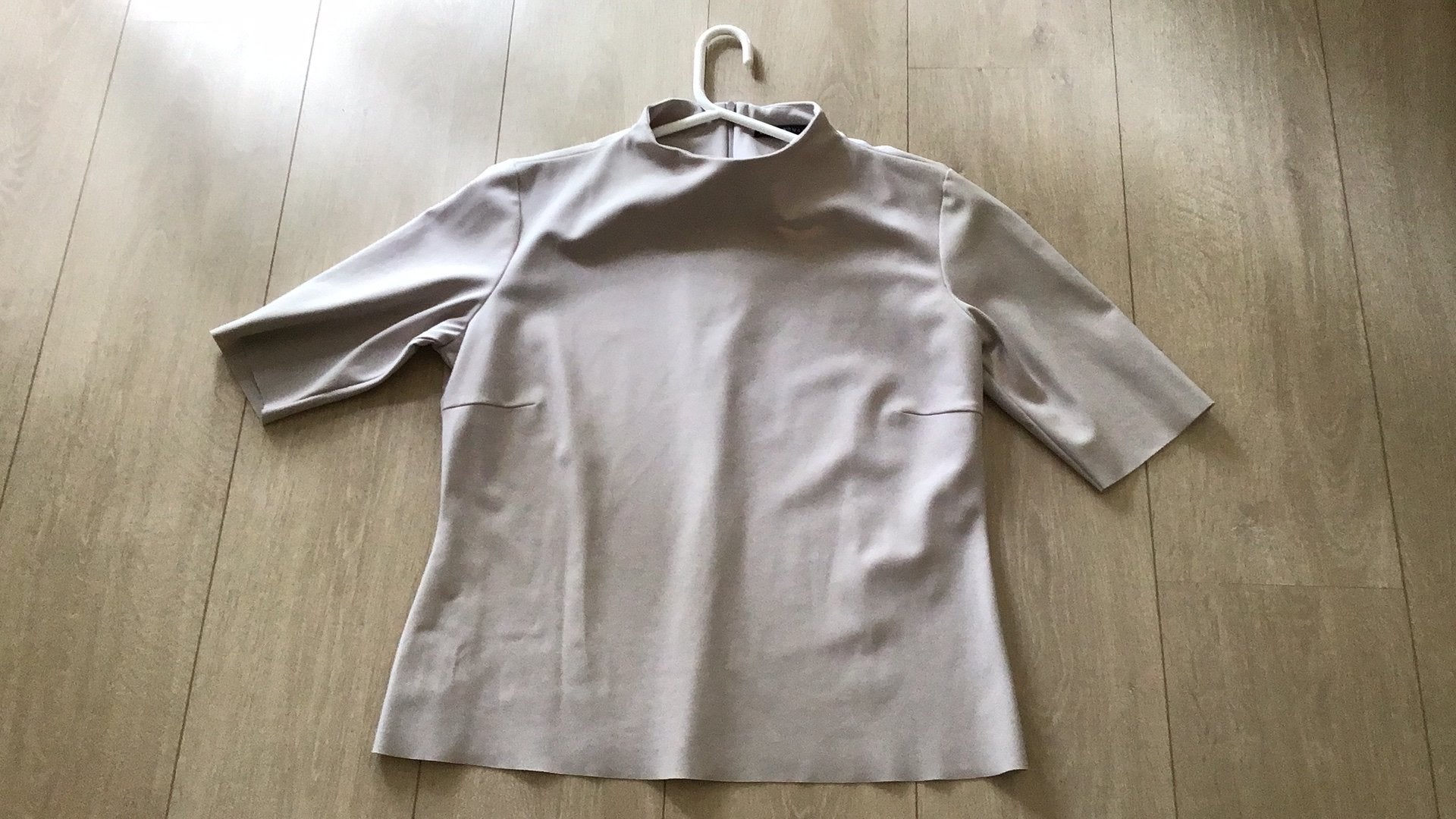 Woman by earn top, Ophalen of Verzenden, Zo goed als nieuw, Maat 42/44 (L), Zonder mouw