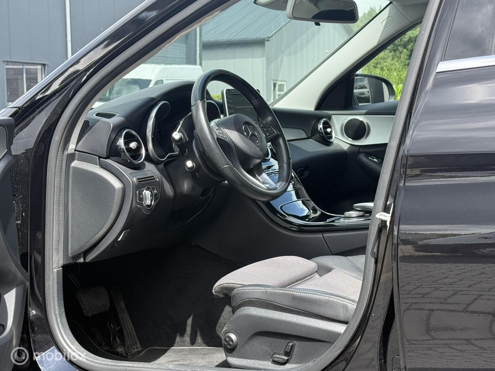 Mercedes C-klasse 180 Ambition Automaat / Led, Auto's, 1800 kg, Euro 6, Leder en Stof, Zwart