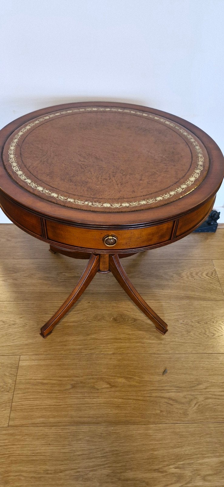 Mahonie drumtafel met leer ingelegd blad, Ophalen