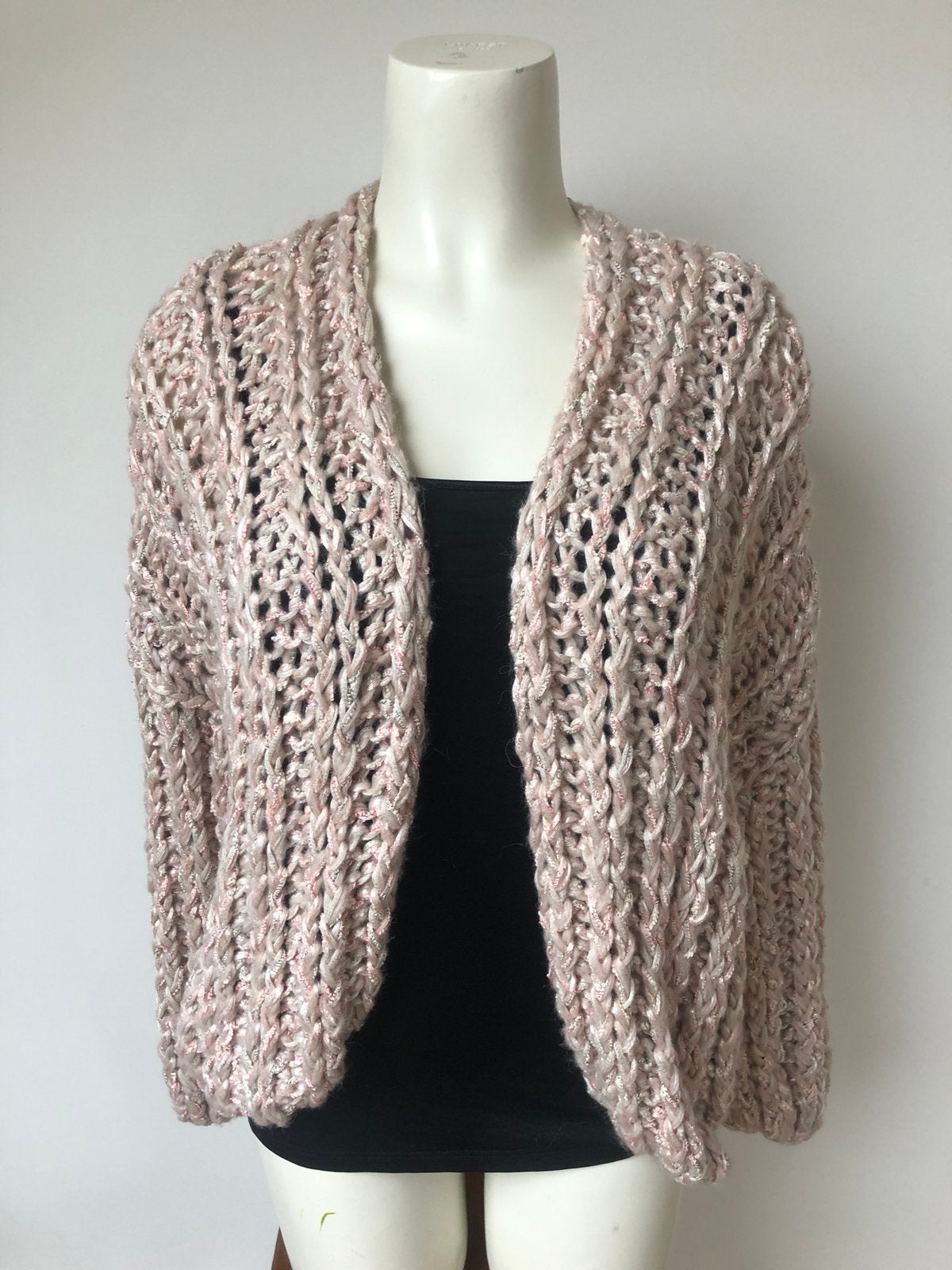 Kiro by kim roze Nude kabel handgebreid vest openvallend, Maat 38/40 (M), Nieuw, Ophalen of Verzenden, X