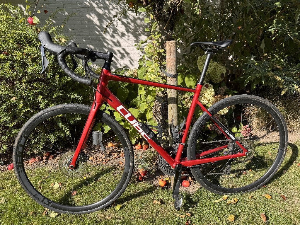 Racefiets CUBE ATTAIN SL RED/WHITE 2022 - framemaat 56