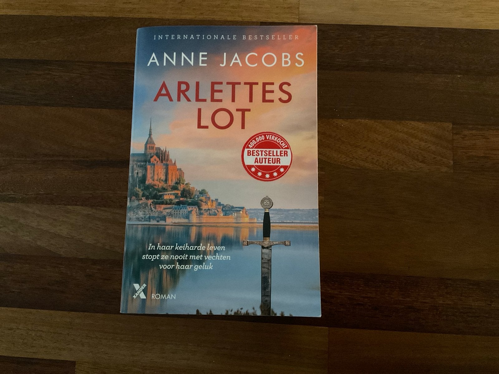 Arlettes Lot - Anne Jacobs (Internationale Bestseller), Ophalen of Verzenden, Zo goed als nieuw, Europa overig
