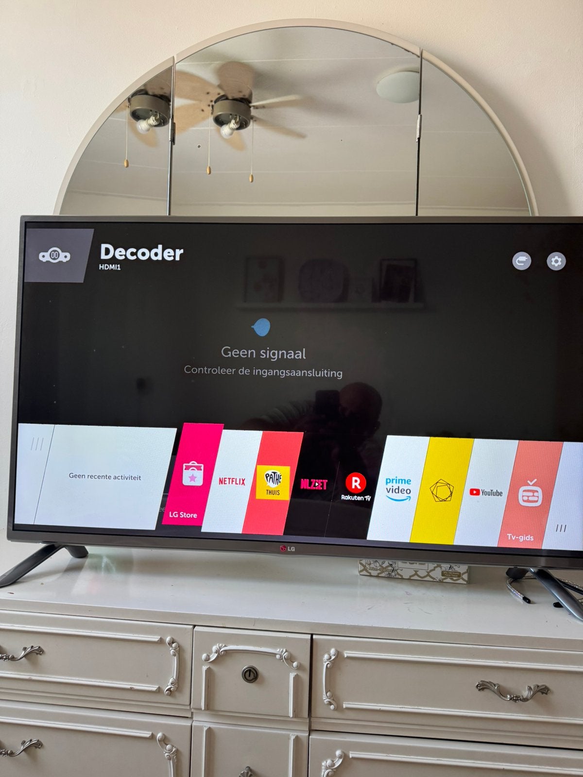 LG smart tv full HD 42 inch, Ophalen, 50 Hz, Zo goed als nieuw, 100 cm of meer