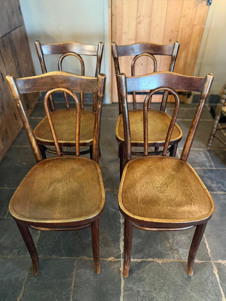 Set van 4 Thonet stoelen - Jaren '20 - Gebogen hout, Antiek en Kunst, Antiek | Meubels | Stoelen en Banken, Ophalen