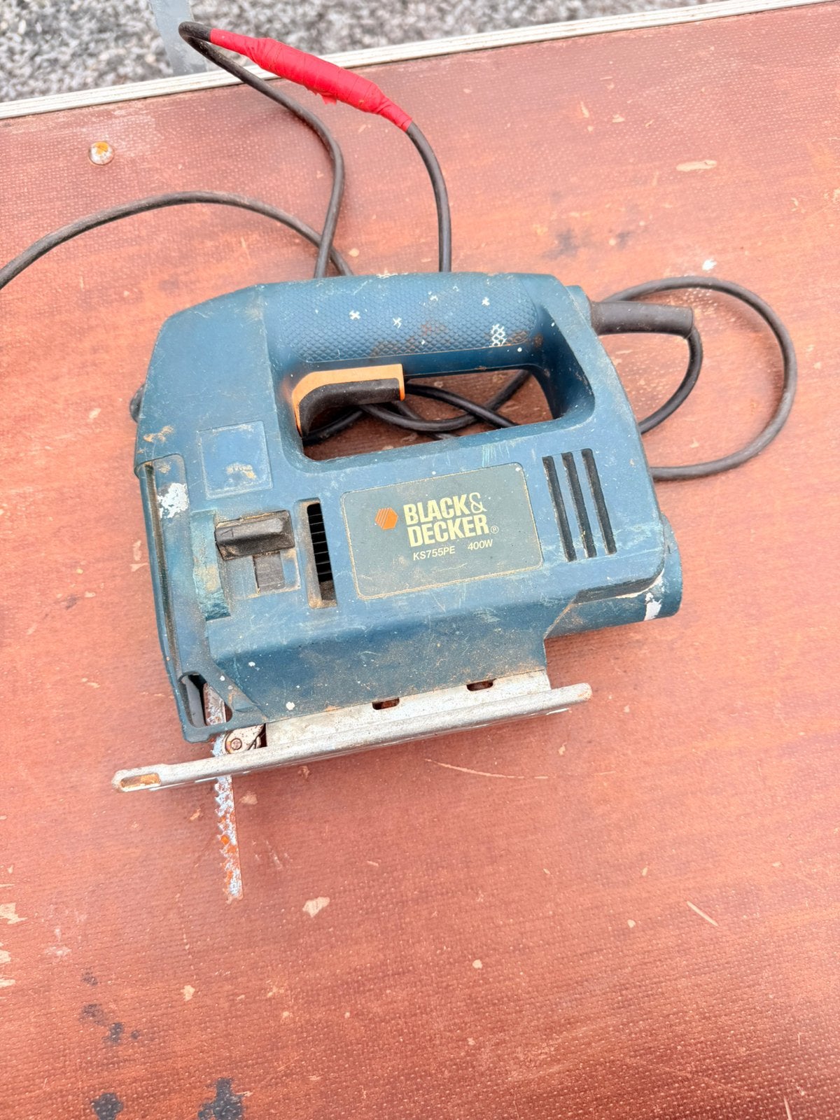 • Black & Decker Decoupeerzaag (400W) met pendelfunctie., Ophalen, Decoupeerzaag, Zo goed als nieuw, 30 tot 70 mm