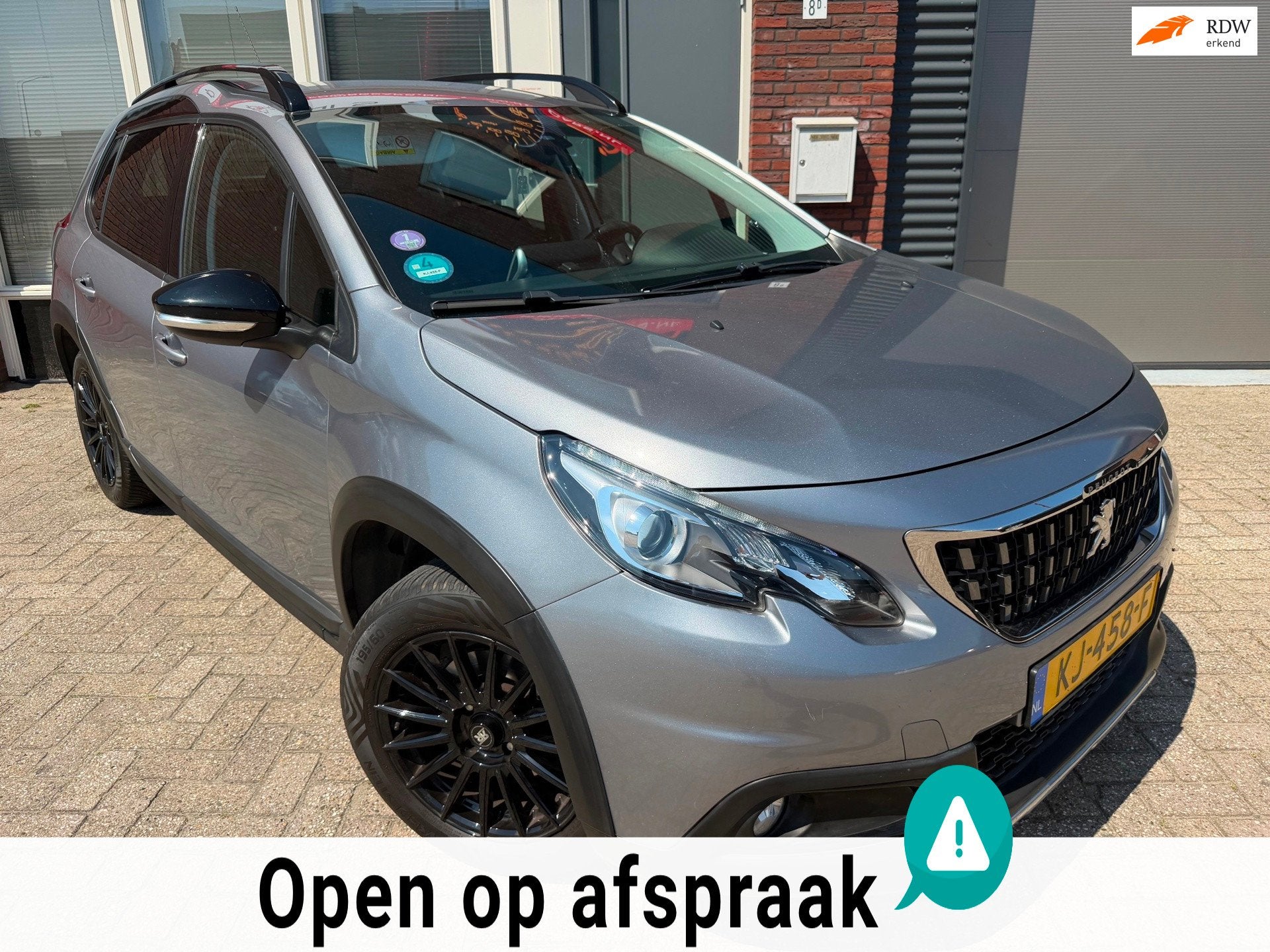 Peugeot 2008 1.2 PureTech GT-line / Leder / PDC / Navi / Cru, Auto's, Peugeot, Bedrijf, Te koop, ABS, Airbags, Airconditioning