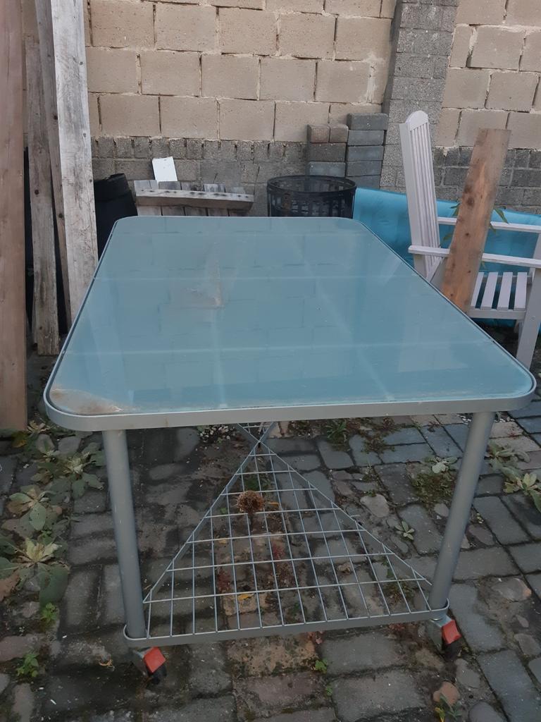 Glazen tuintafel op wielen, Ophalen, Gebruikt
