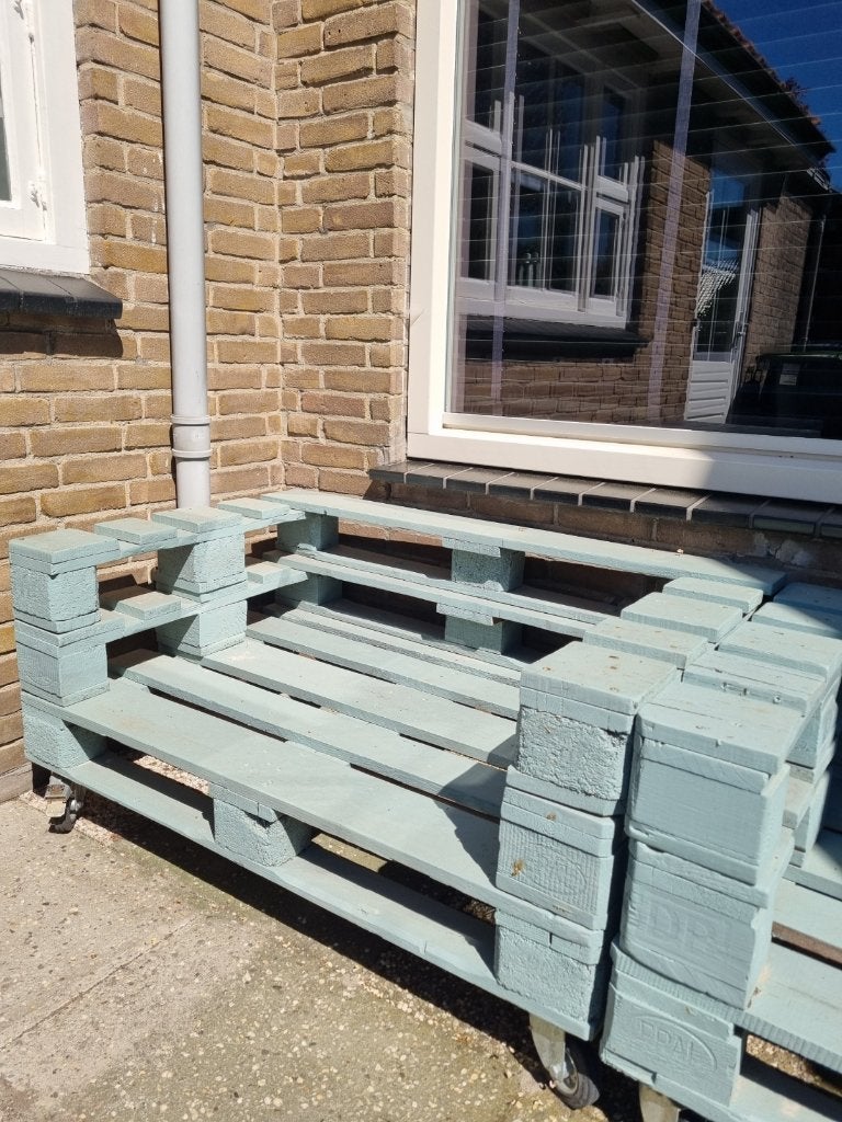 2 x handgemaakte palletstoelen op wielen incl. kussens, Ophalen, Gebruikt, Hout
