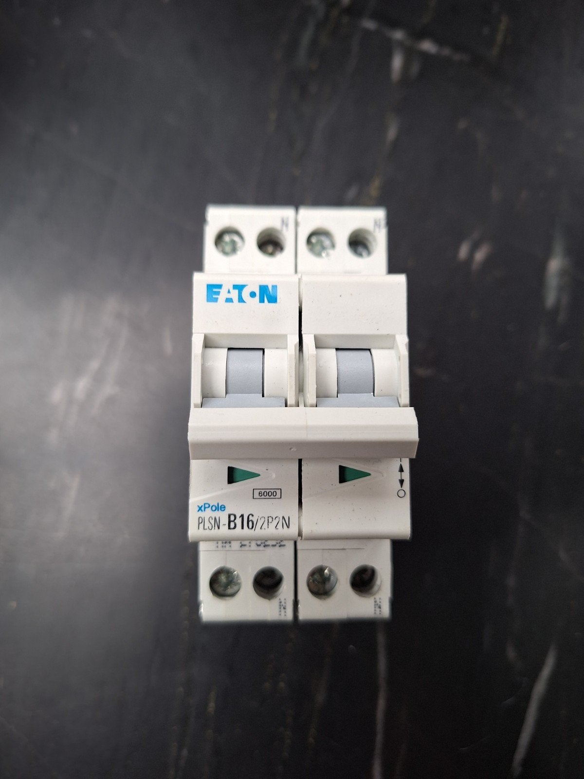 Eaton b16 2p2n kookplaat automaat, Ophalen of Verzenden, Zo goed als nieuw, Eaton, Installatieautomaat