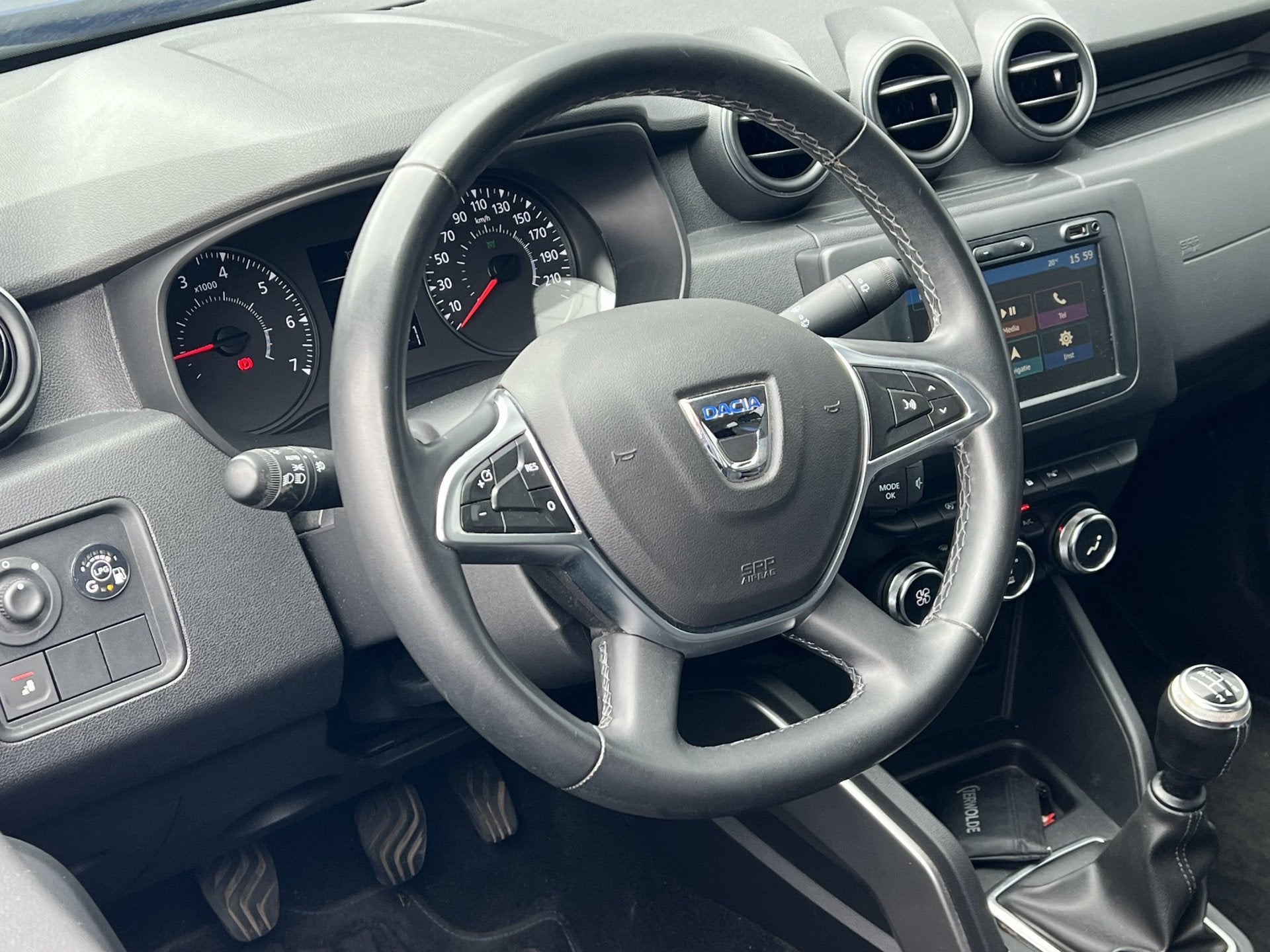 Dacia Duster 1.0 TCe Bi-Fuel Serie Limitee 15th Anniversary, Auto's, Voorwielaandrijving, 1227 kg, Gebruikt, 4 cilinders