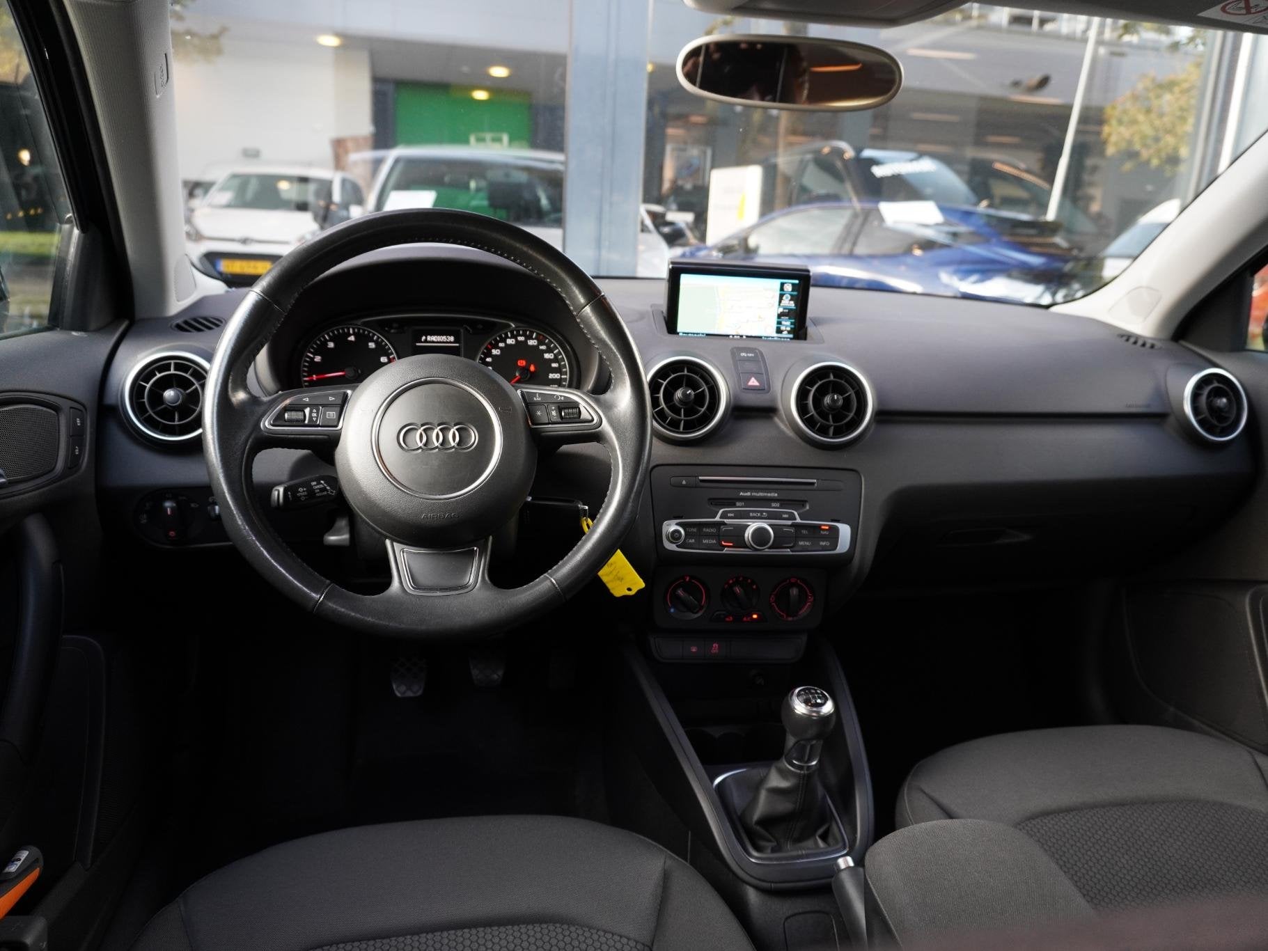 Audi A1 Sportback 95 TFSI Adrenalin / 54.000KM NAP / NAVI /, Auto's, Voorwielaandrijving, Stof, 95 pk, Origineel Nederlands