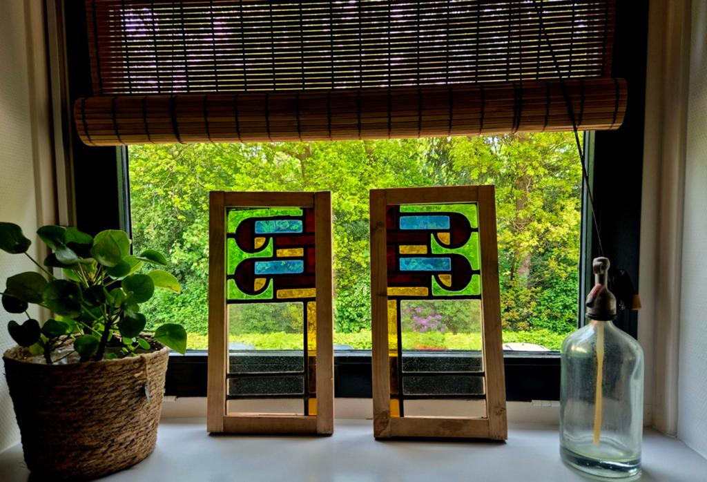 Set van 2 mooie glas in lood ramen, Ophalen