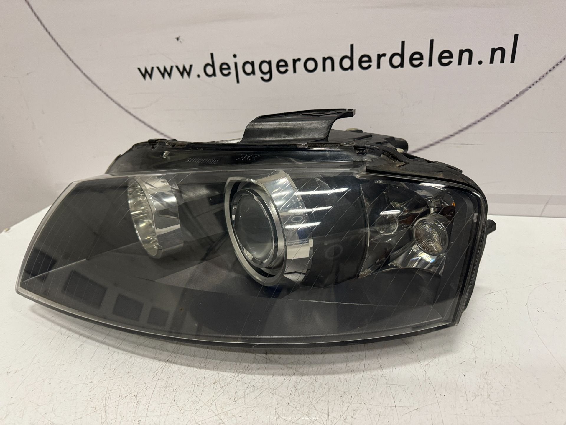 AUDI A3 8P XENON KOPLAMP LINKS 8P0941003R, Auto-onderdelen, Gebruikt, AUDI AG, Auto-Union-Strasse 1
85045  Ingolstadt, DE, Kundenbetreuung@audi.de