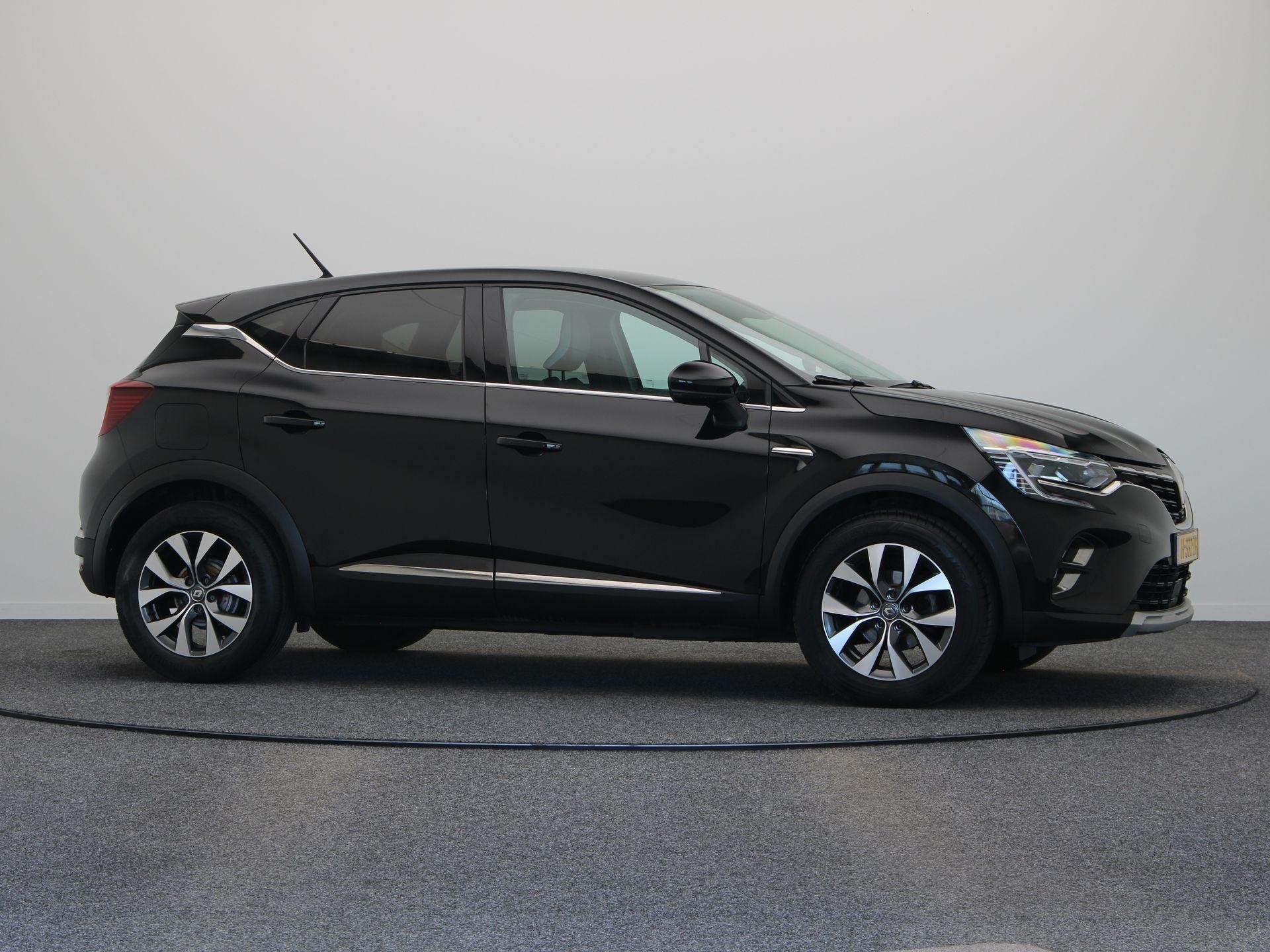 Foto 12 van Renault Captur TCe 100pk Intens | Climate Control | Bose aud
