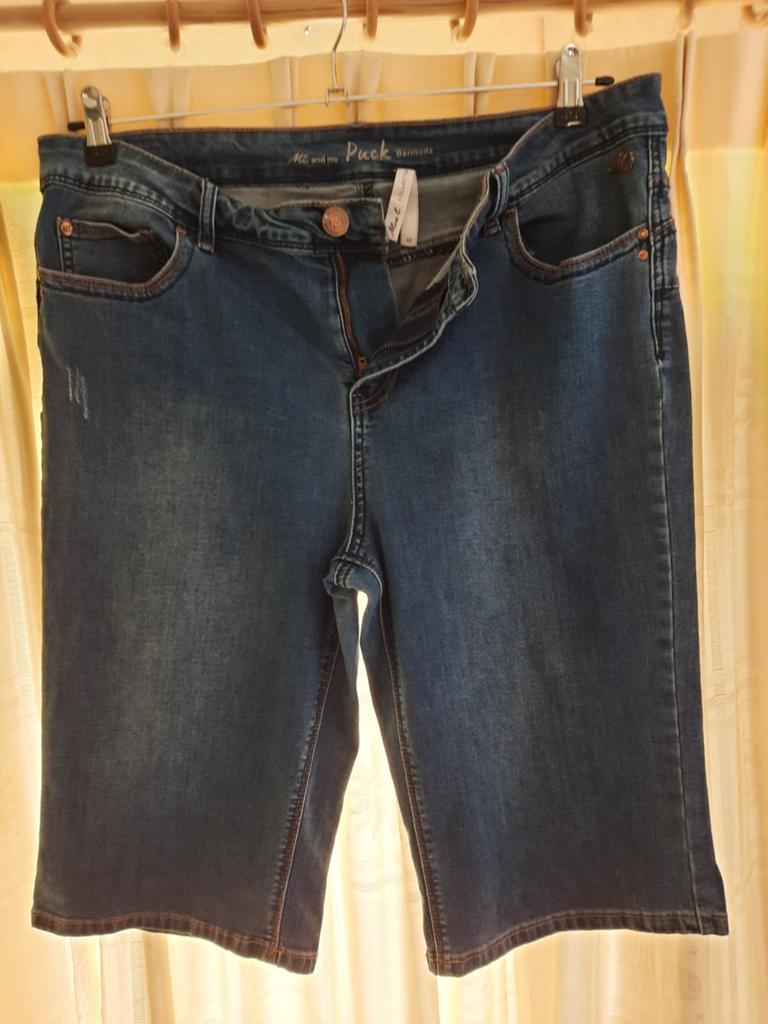 Spijkerbroek tot de knie, Kleding | Dames, Spijkerbroeken en Jeans, Ophalen of Verzenden, Zo goed als nieuw, Blauw, W33 - W36 (confectie 42/44)
