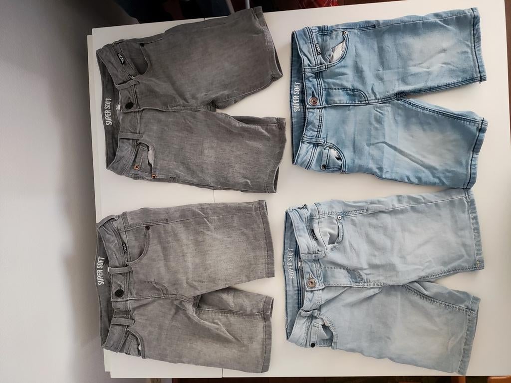 4 korte broeken maat 134 van Wibra, Broek, Gebruikt, Jongen of Meisje, Ophalen of Verzenden