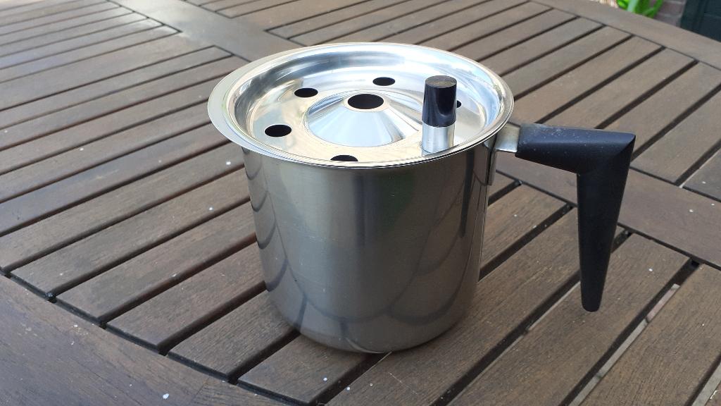 Melk koker van BK karaat, Huis en Inrichting, Keuken | Potten en Pannen, Ophalen, Zo goed als nieuw, Rvs