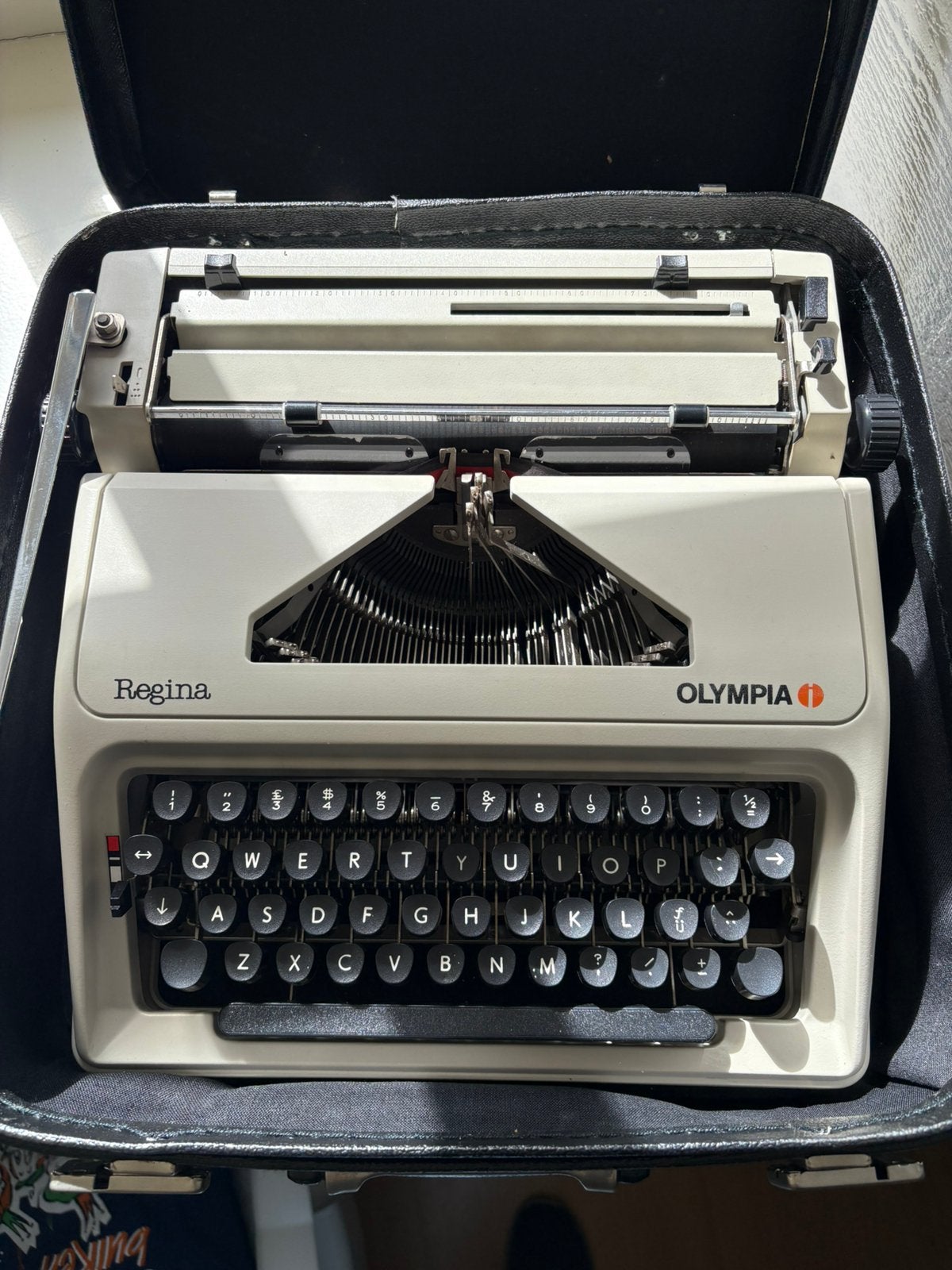 Olypmia Regina typemachine met koffer, Ophalen of Verzenden, Gebruikt
