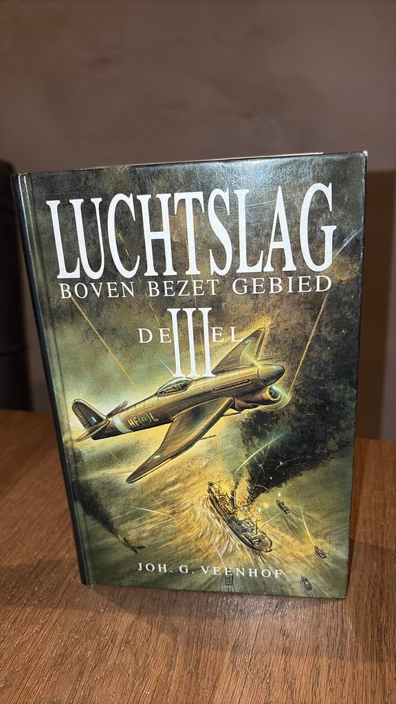 KR-7 Joh G Veenhof Luchtslag Deel 3, Ophalen of Verzenden, Zo goed als nieuw