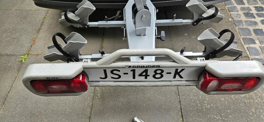 Spinder Elite fietsendrager max. 70 kg, Auto diversen, Fietsendragers, Zo goed als nieuw, Trekhaakdrager, 2 fietsen, Brede banden